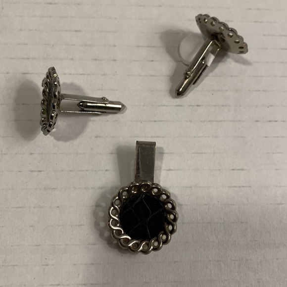 SILVER Tone Cuff Links w/ Tie Tack- leather inside- good condition- vintage - Picture 6 of 8